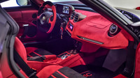 4C La Furiosa má i perforované vložky na sedačkách, Alfa Romeo 4C La Furiosa.