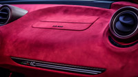 Detail upravené palubní desky, Alfa Romeo 4C La Furiosa.