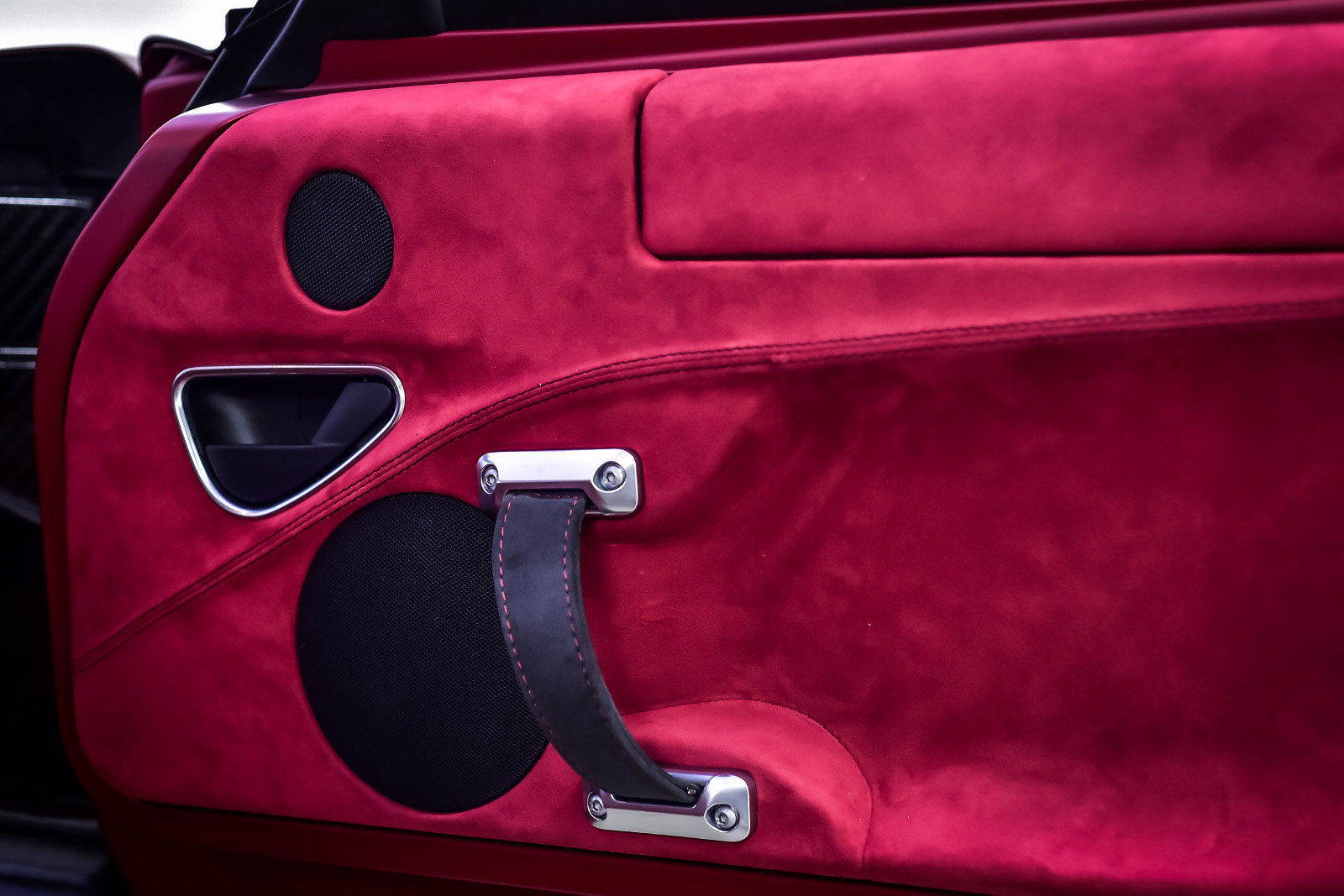 Úpravou prošly i výplně dveří, Alfa Romeo 4C La Furiosa.