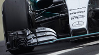 Přední křídlo vozu Mercedes F1 W06 Hybrid v Brazílii