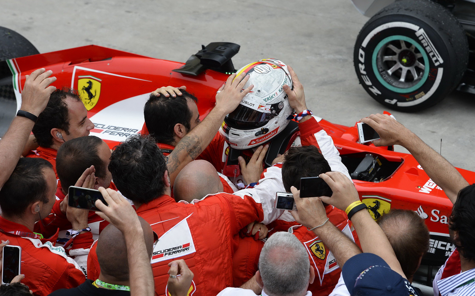 Vettel ve Ferrari odvádí dobré výkony, ašak nejen di Montezemolo už není u týmu