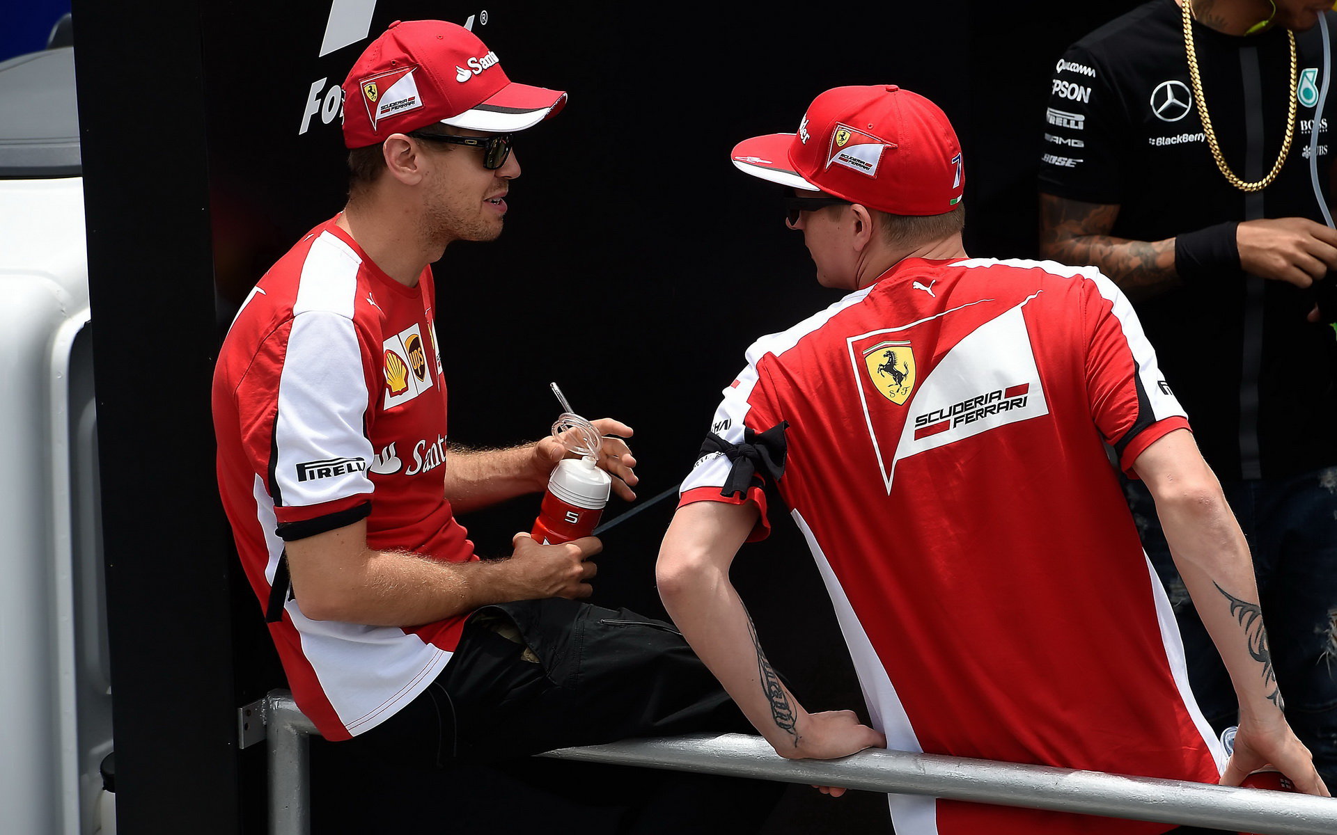 Sebastian Vettel a Kimi Räikkönen v Brazílii