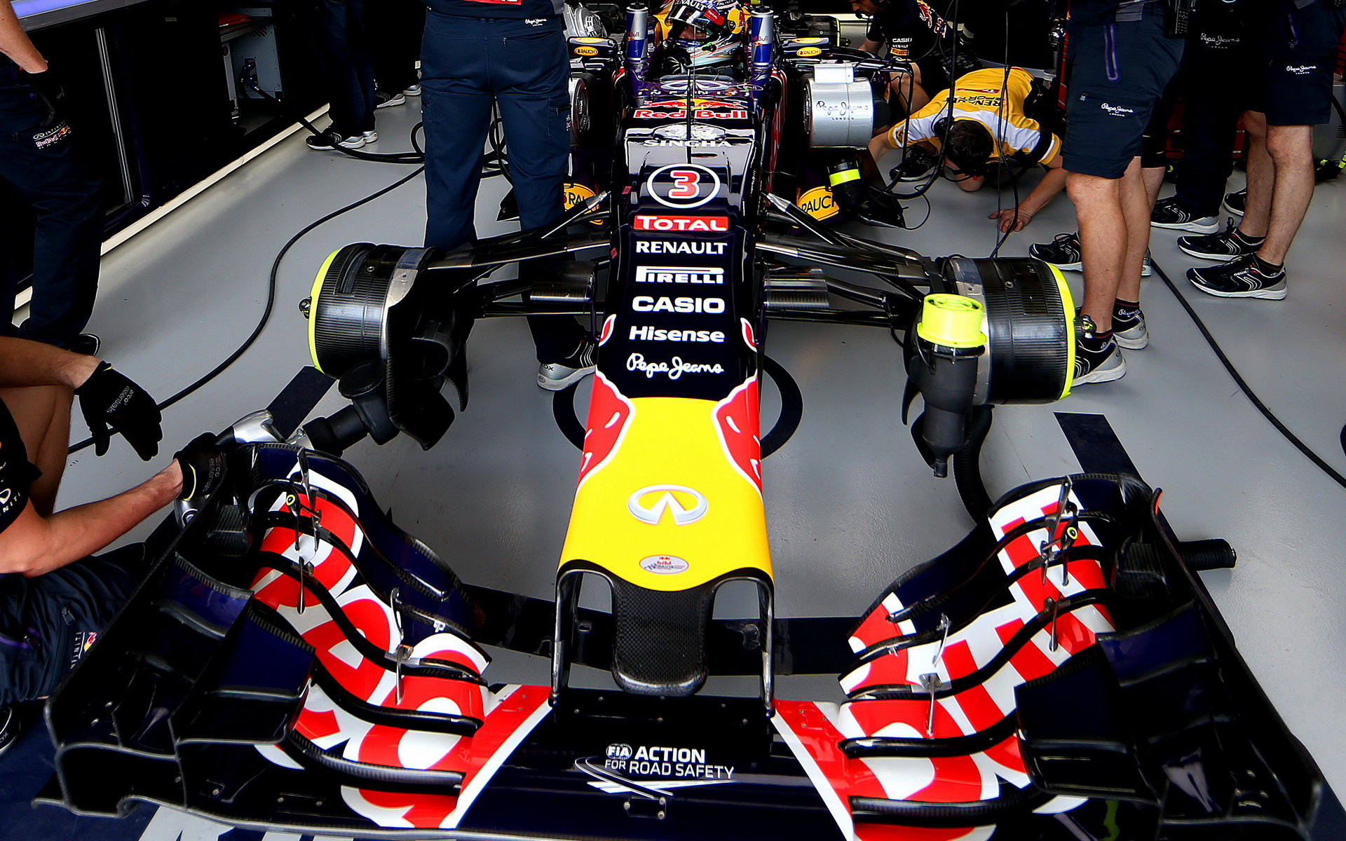 Přední křídlo vozu Red Bull RB11 - Renault v Brazílii