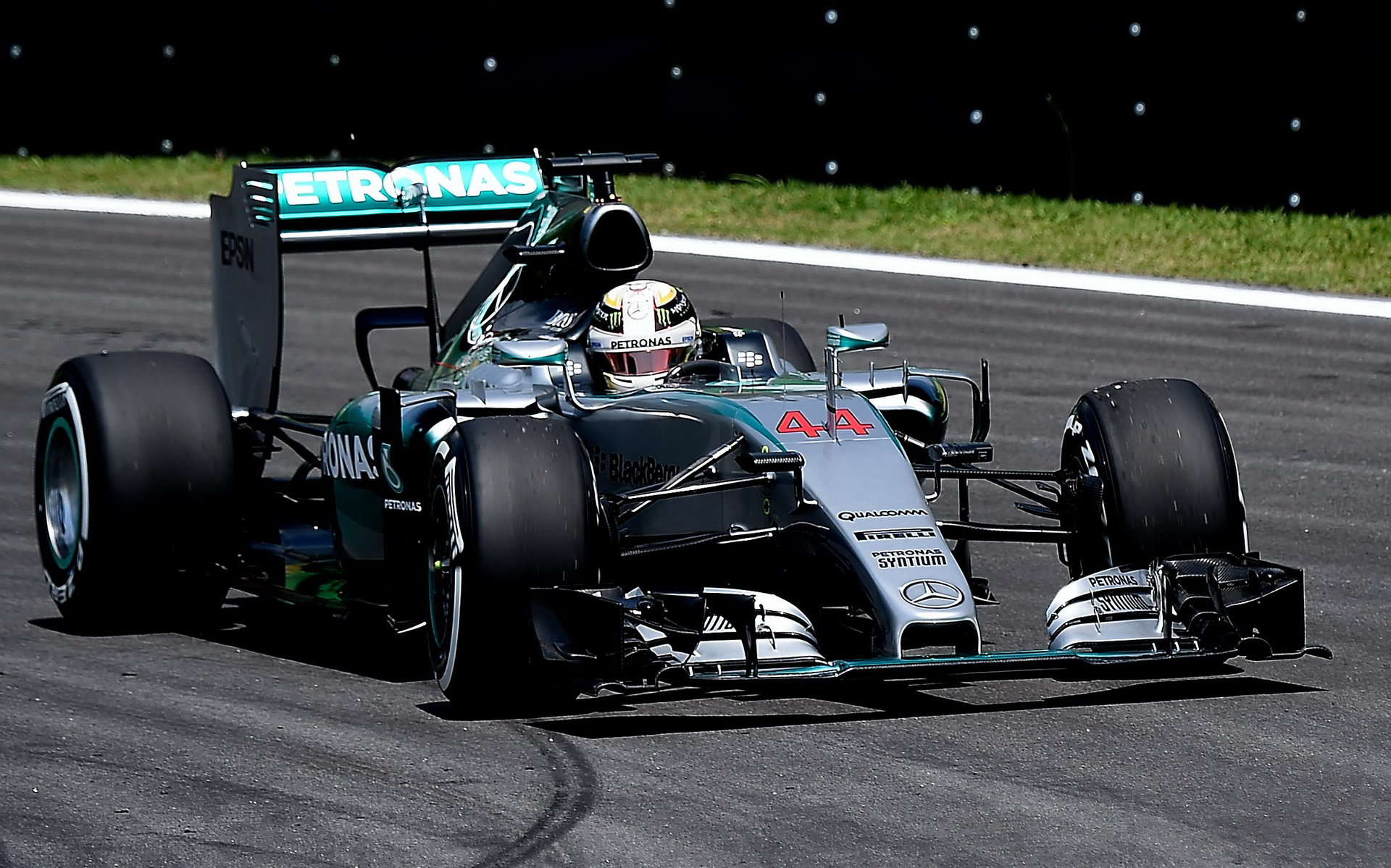 Lewis Hamilton v Brazílii