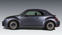 Pod kapotou najdeme pouze přeplňovanou zážehovou osmnáctistovku, Volkswagen Beetle Denim.