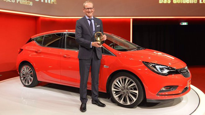 Opel Astra získala ocenění Zlatý Volant 2015