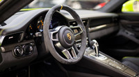 Volant je potažený alcantarou, Porsche 911 GT3 RS