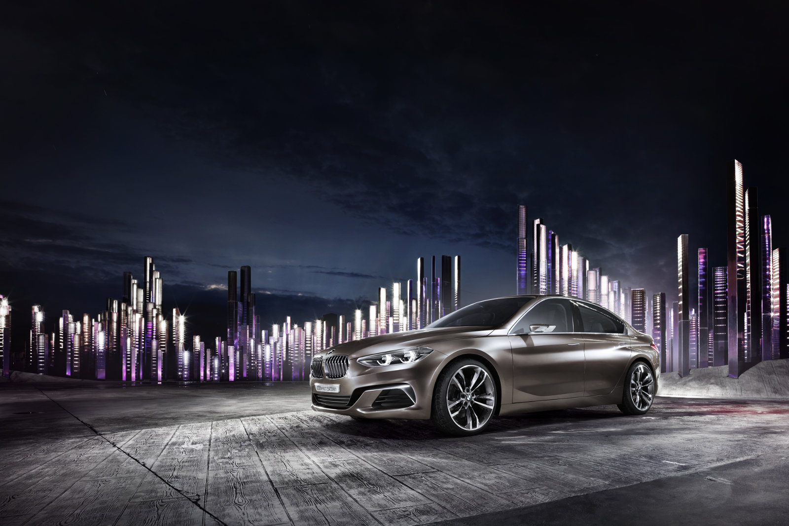 Bronzová metalíza mění v různých úhlech svou barvu, BMW Concept Compact Sedan.