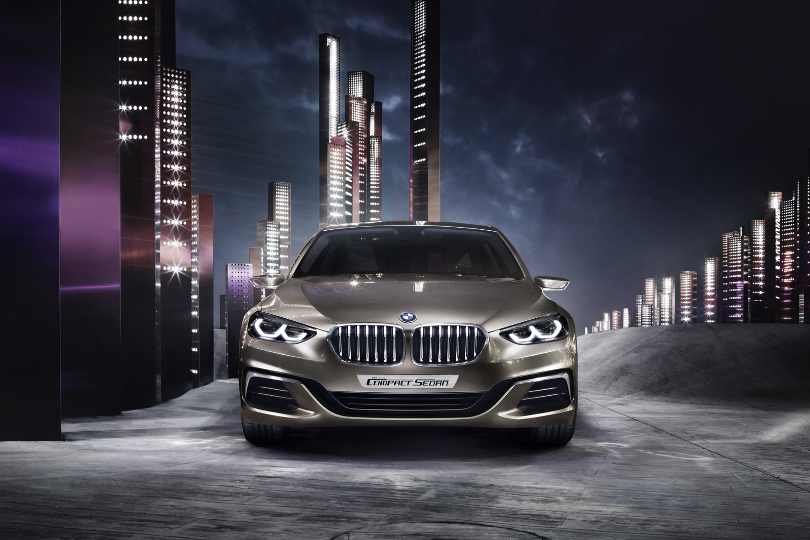 Světla opticky směřují k velkým ledvinkám, BMW Concept Compact Sedan.