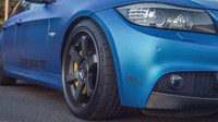 Kola jsou obuta do pneumatik Michelin Pilot Sport, BMW 350D 3T