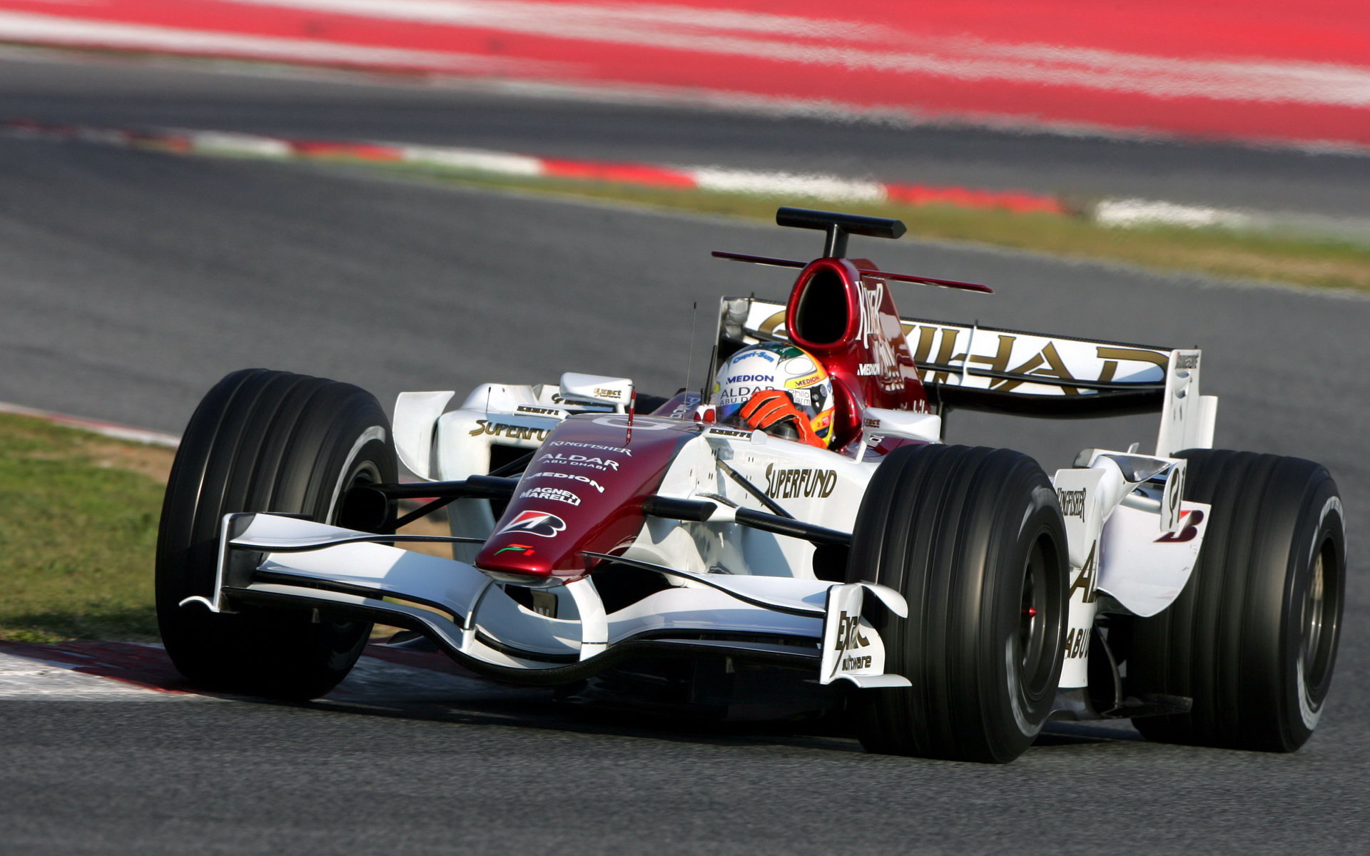 Adrian Sutil s Force Indií při testu v Barceloně 2007