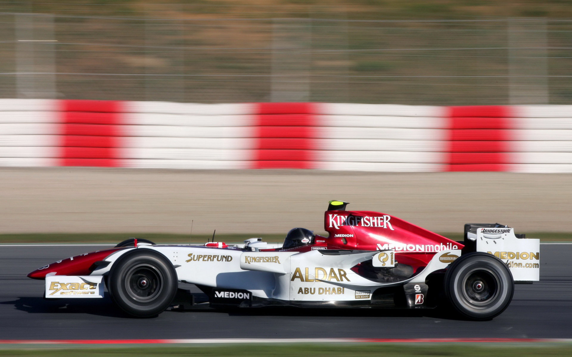 Force India při testu v Barceloně 2007