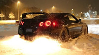 Nissan GT-R a jízda na sněhu