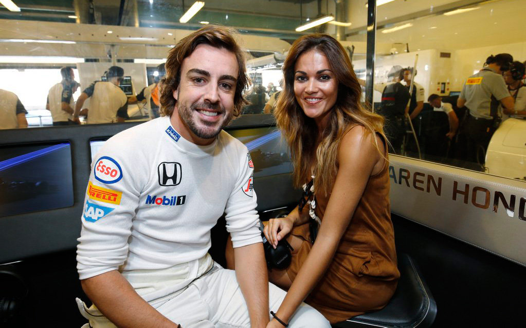 Fernando Alonso se svou přítelkyní Larou Alvarézovou