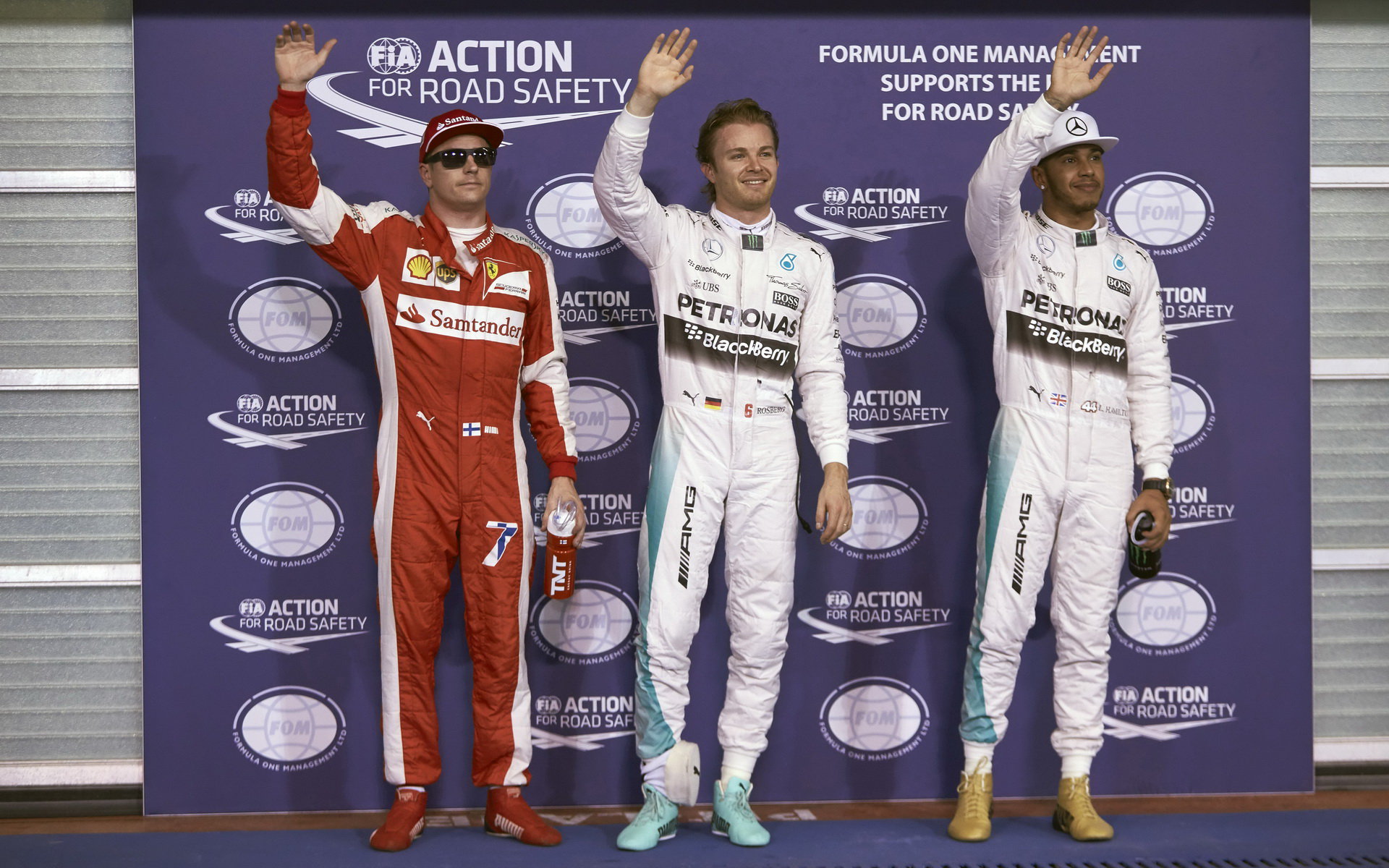 Kimi Räikkönen, Nico Rosberg a Lewis Hamilton v Abú Zabí