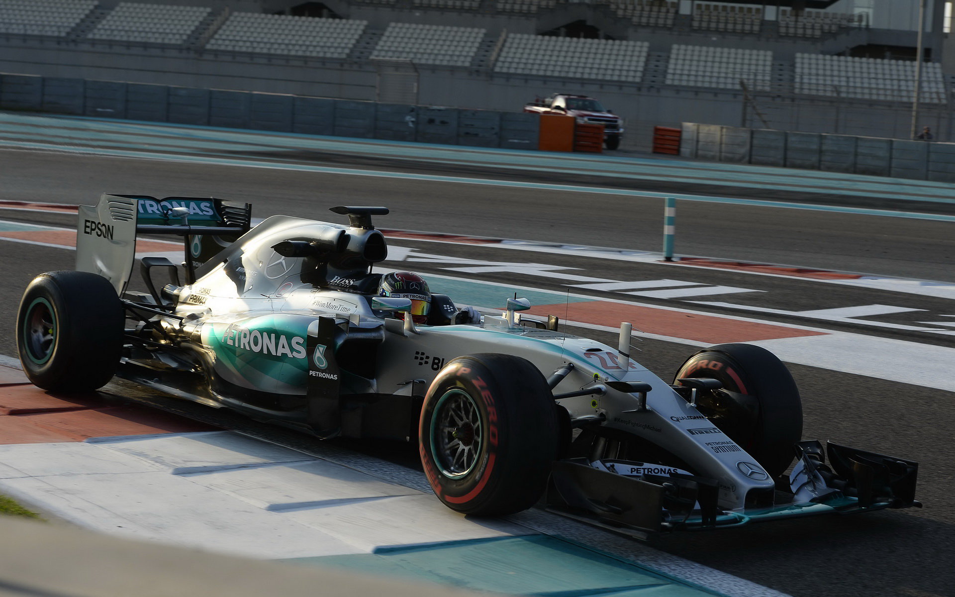 Pascal Wehrlein během posledního dne testů širších pneumatik Pirelli v Abú Zabí