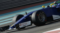 Adderly Fong při Pirelli testech v Abú Zabí