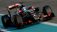 Jolyon Palmer při Pirelli testech v Abú Zabí