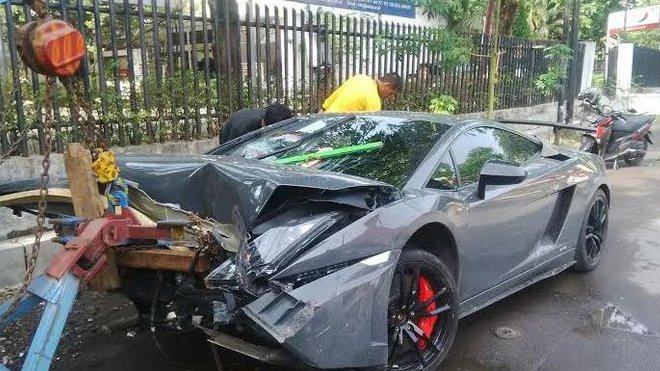 Ošklivá nehoda si vyžádala i jednu oběť, Lamborghini Gallardo Super Trofeo Stradale
