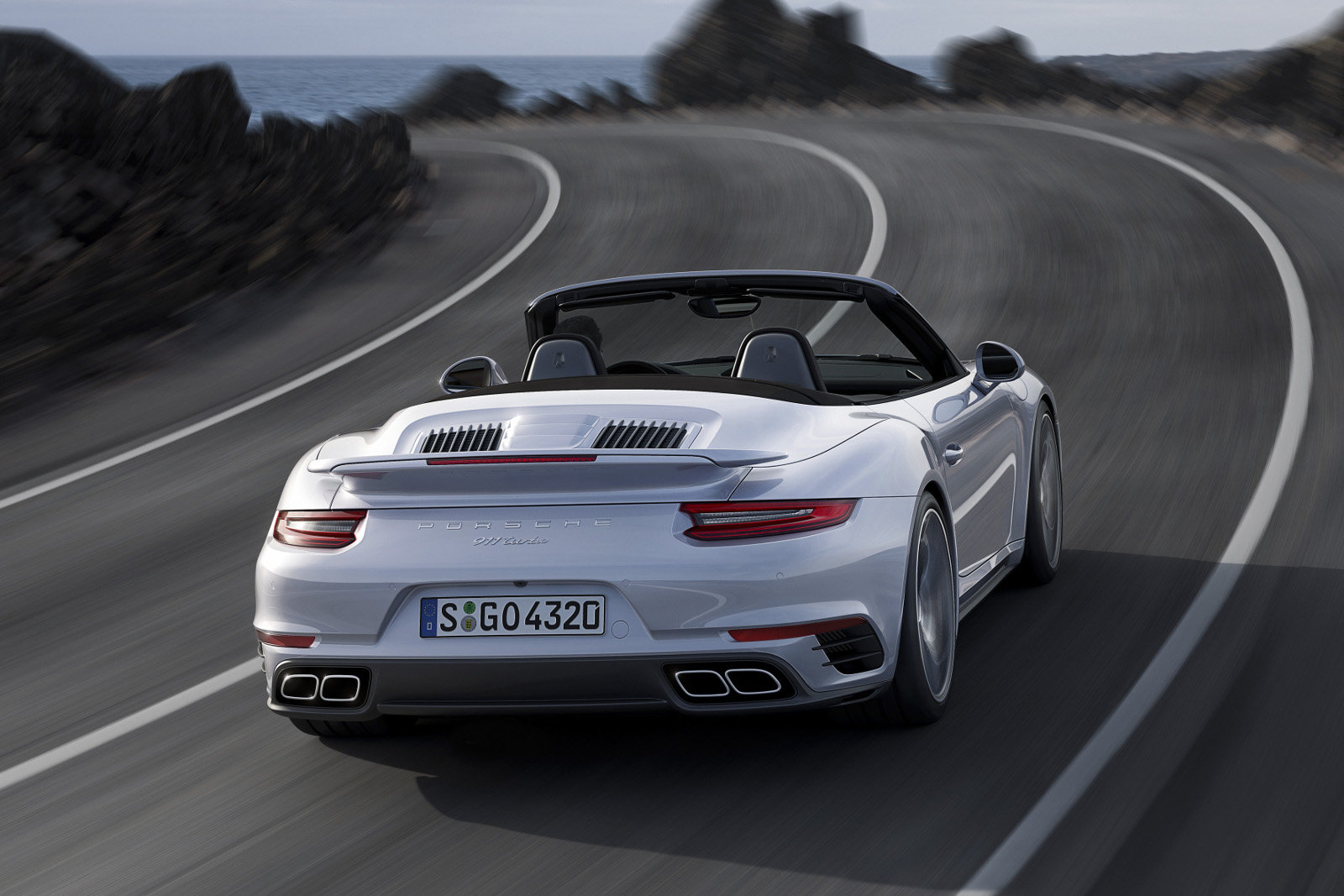 Vedle kupé bude dostupný i kabriolet, Porsche 911 Turbo.