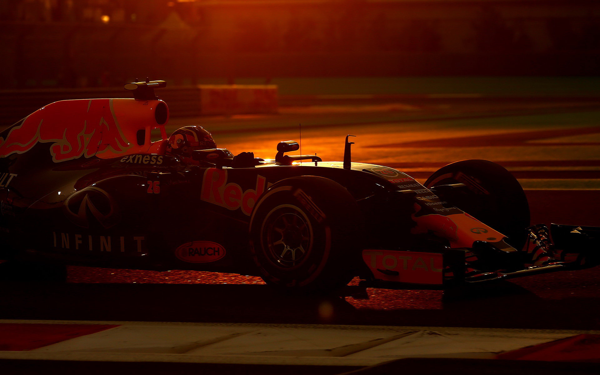 Vloni to dlouho vypadalo, že se nad kooperací Renault-Red Bull smráká, ale pak slunce opět vyšlo...