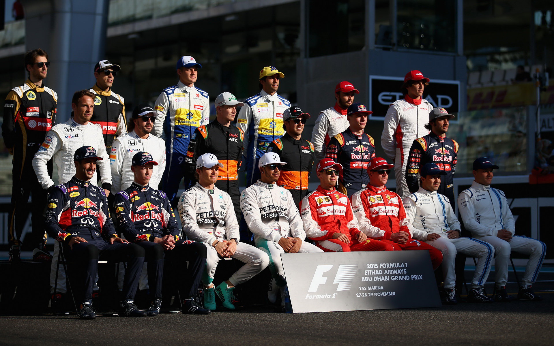 Přestupový kolotoč nabírá obrátky, v F1 na konci října zbývá stále ještě 10 nepotvrzených míst