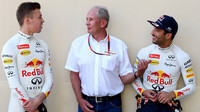 Daniil Kvjat, Helmut Marko a Daniel Ricciardo v Abú Zabí