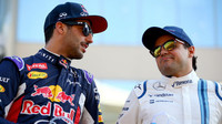 Daniel Ricciardo a Felipe Massa v Abú Zabí