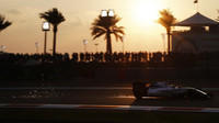 Felipe Massa hází jiskry v Abú Zabí