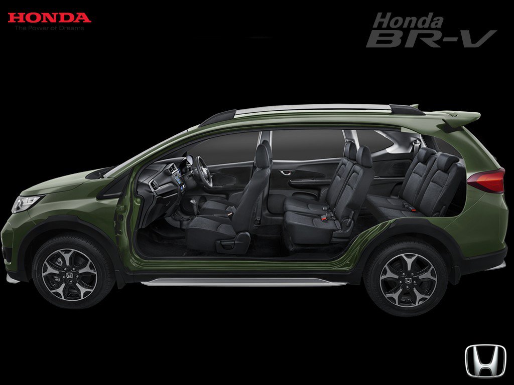 Vozidlo je díky platformě modelu Mobilio velmi prostorný, Honda BR-V.