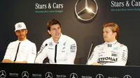 Lewis Hamilton, Toto Wolff a Nico Rosberg ve Stuttgartu