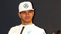 Lewis Hamilton ve Stuttgartu