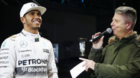 Lewis Hamilton ve Stuttgartu