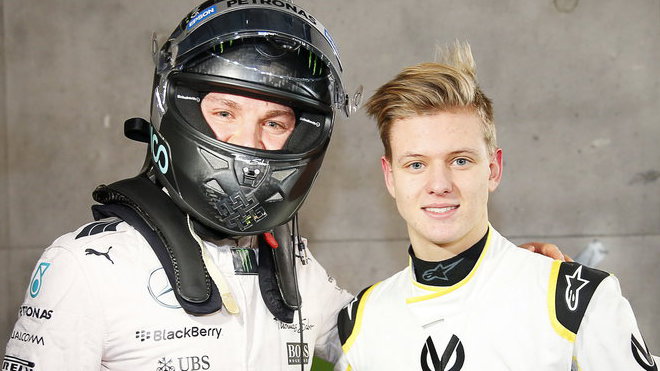 Nico Rosberg doufá, že Mick Schumacher přílišný zájem médií zvládne