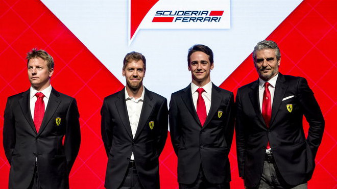 Ferrari se sešlo v Maranellu ke slavnostnímu obědu: Sebastian Vettel si kravatu nejspíše zapomněl doma, Esteban Gutiérrez zapomněl rozepnout spodní knoflík saka