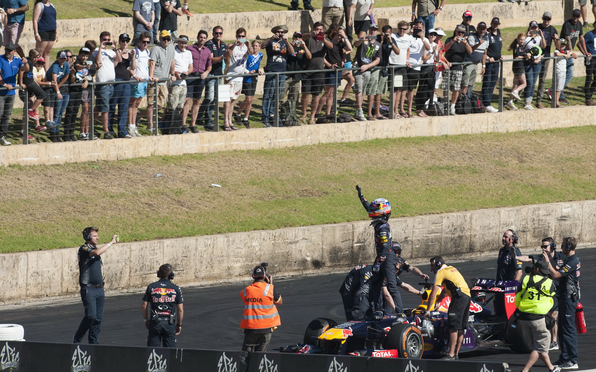 Daniel Ricciardo při Roadshow Red Bullu v Perthu