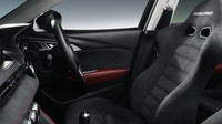 Kabina dostala anatomická sedadla a čalounění Alcantarou, Mazda CX-3 Racing.