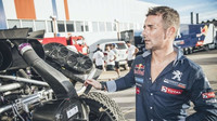 Sébastien Loeb spojil svoje síly s Peugeotem, napřed na Dakaru a teď v rallycrossu