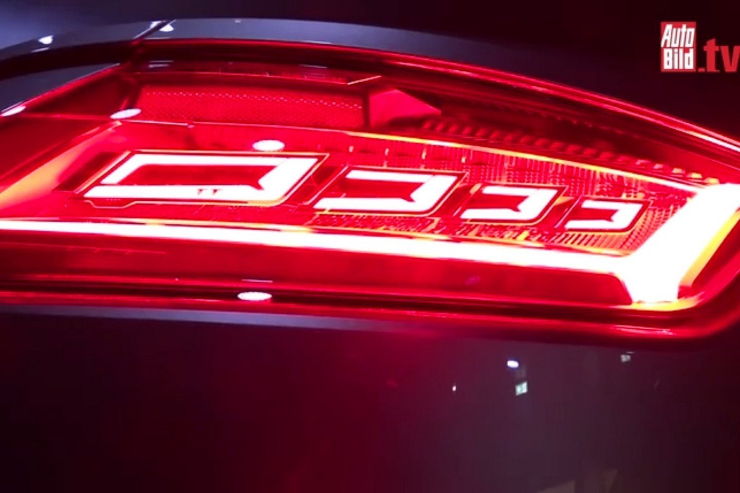 Audi TT RS s OLED zadními světly