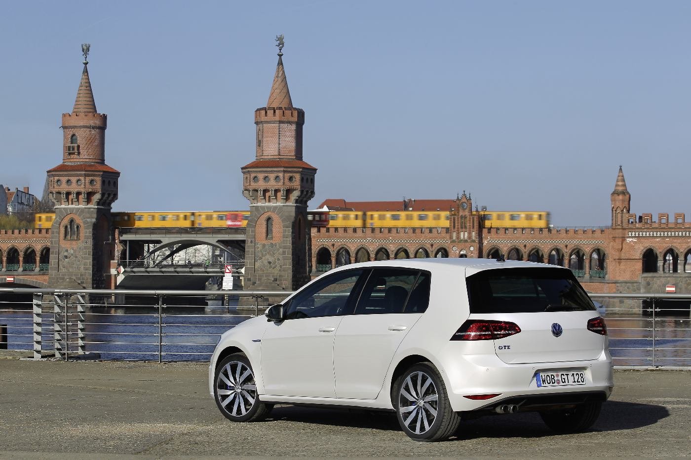 Volkswagen Golf VII GTE (2016)