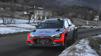 Nová generace vozu i20 WRC získává podium hned při své premiéře