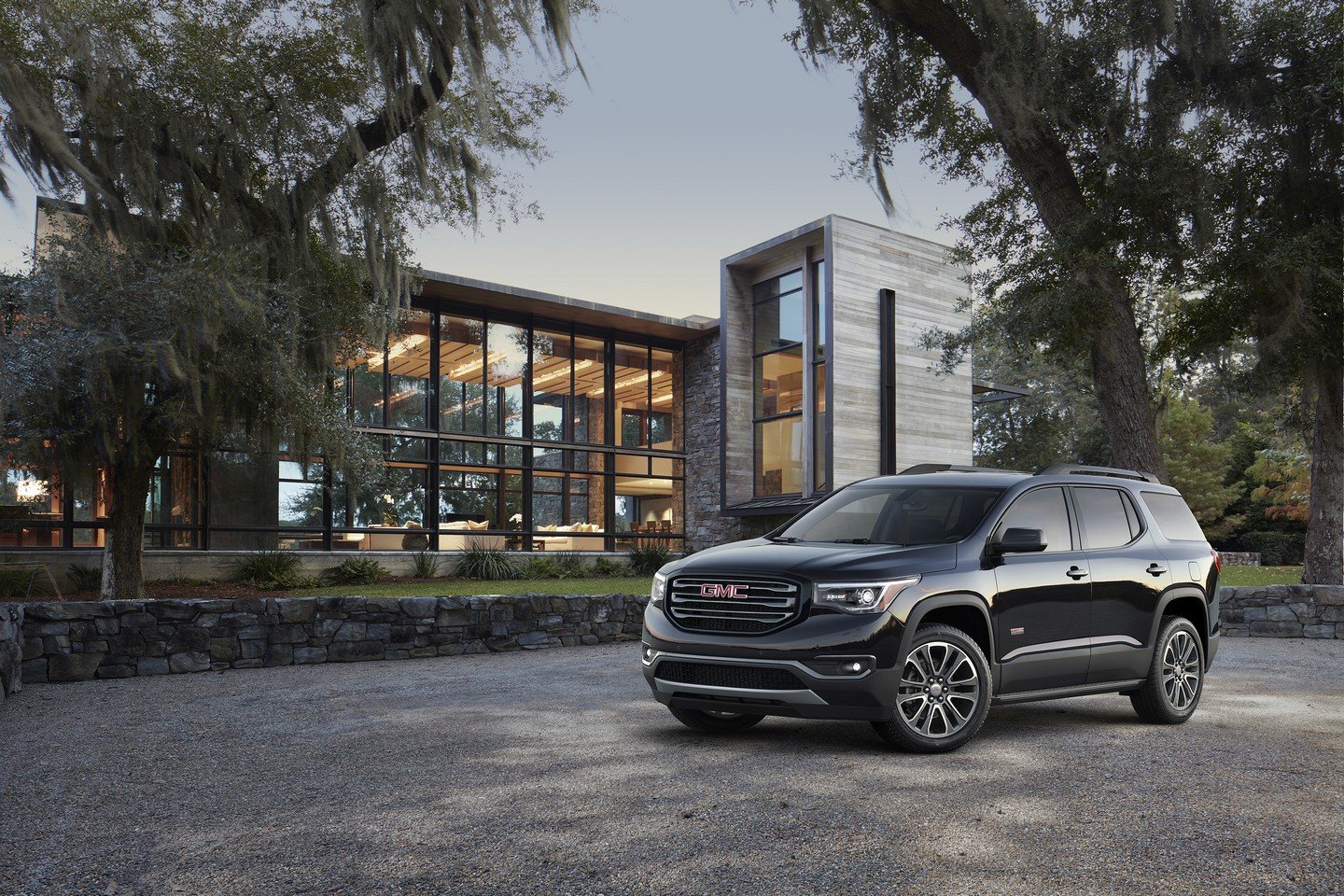 GMC Acadia je lehčí a menší než předchůdce.