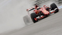 Kimi Räikkönen při testech pneumatik do deště na trati Paul Ricard