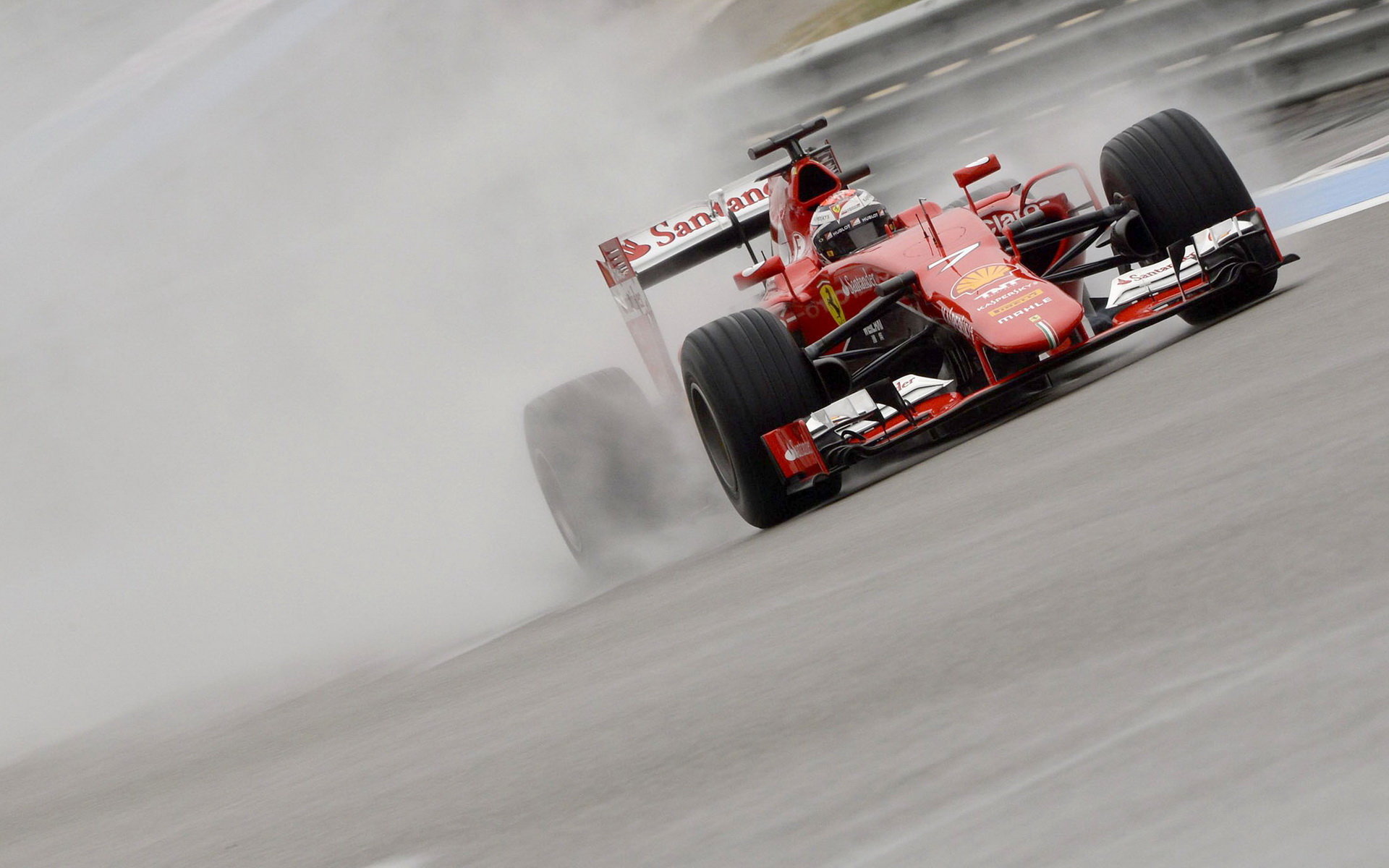 Kimi Räikkönen při testech pneumatik do deště na trati Paul Ricard