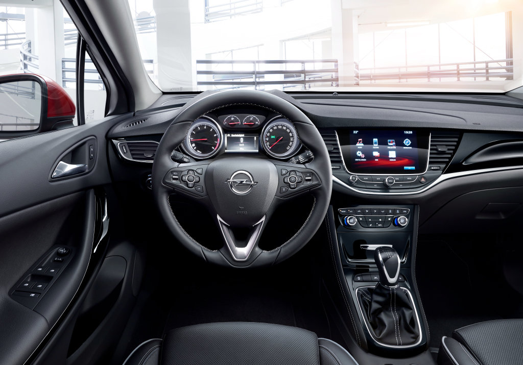 Opel Astra Sports Tourer míří na český trh, ceny začínají na 345 tisících.