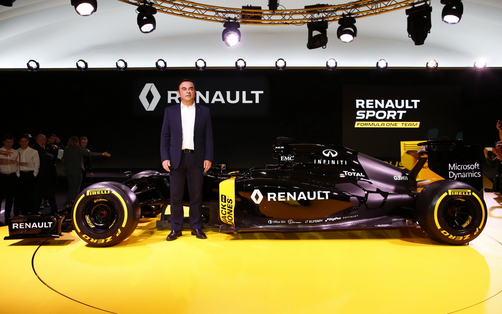 Renault věří, že v průběhu sezóny náskok Mercedesu a Ferrari stáhne, její začátek ale bude náročný