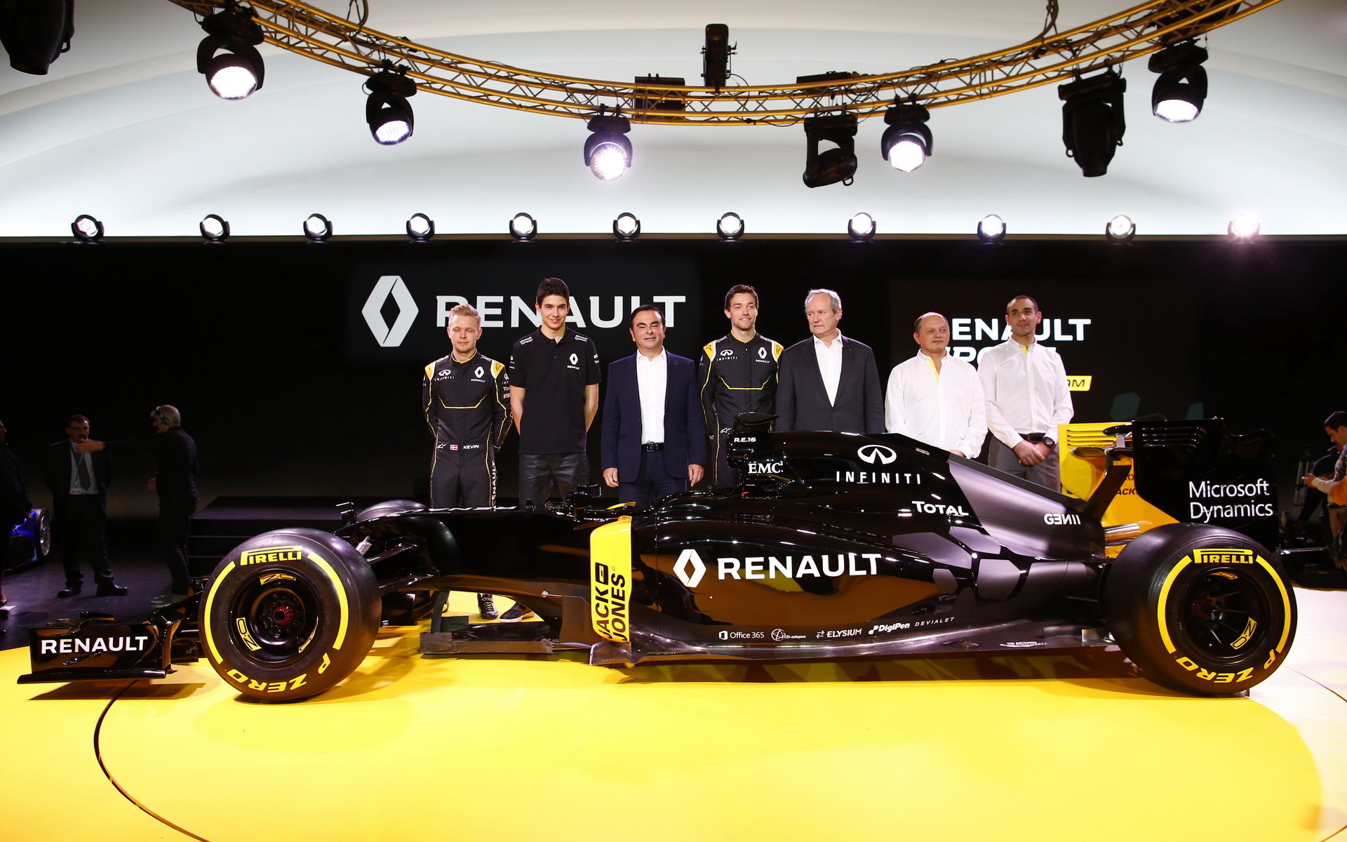 Ocon letos bude reprezentovat dvě značky - Renault a Mercedes