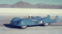 Renault s Padající hvězdou (Etoile Filante) vytvořil 5. 8. 1956 rychlostní rekord na jezeře Bonneville - 306,9 km/h letmý, 308,85 průměr (na 5 km); za volantem Jean Hébert