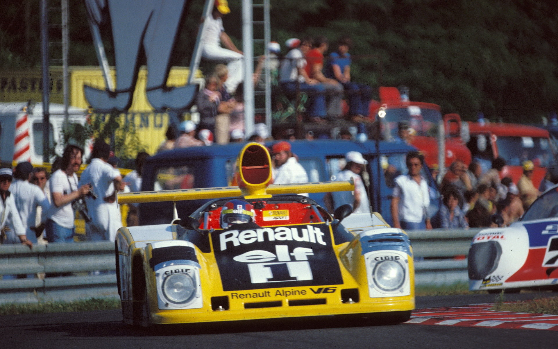 Depailler s Jabouillem nastoupili v Le Mans 1978 s vozem Equipe Renault Elf Sport Alpine 443 B Renault Gordini V6