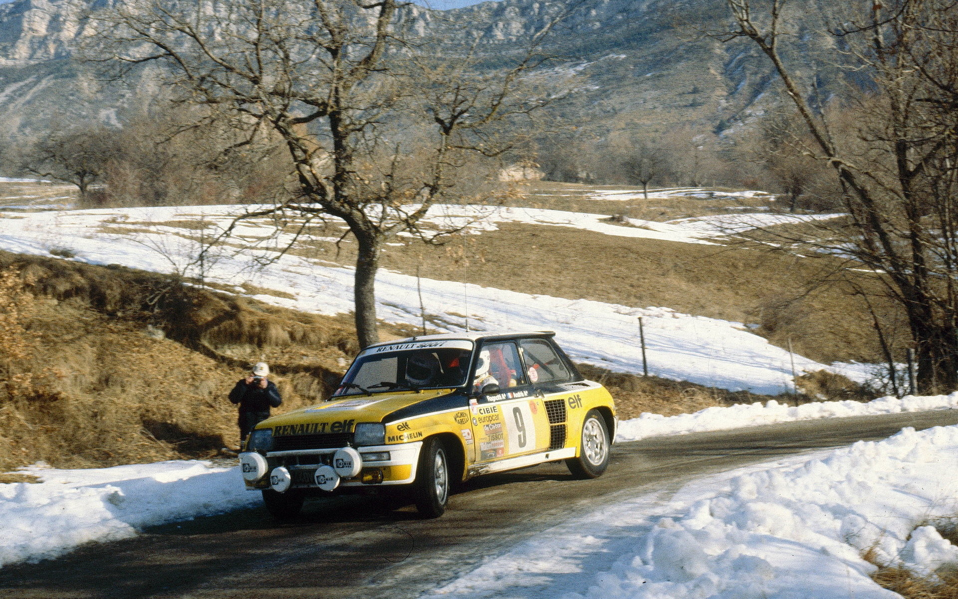 Jean Ragnotti s Renaultem 5 na Rallye Monte Carlo 1981